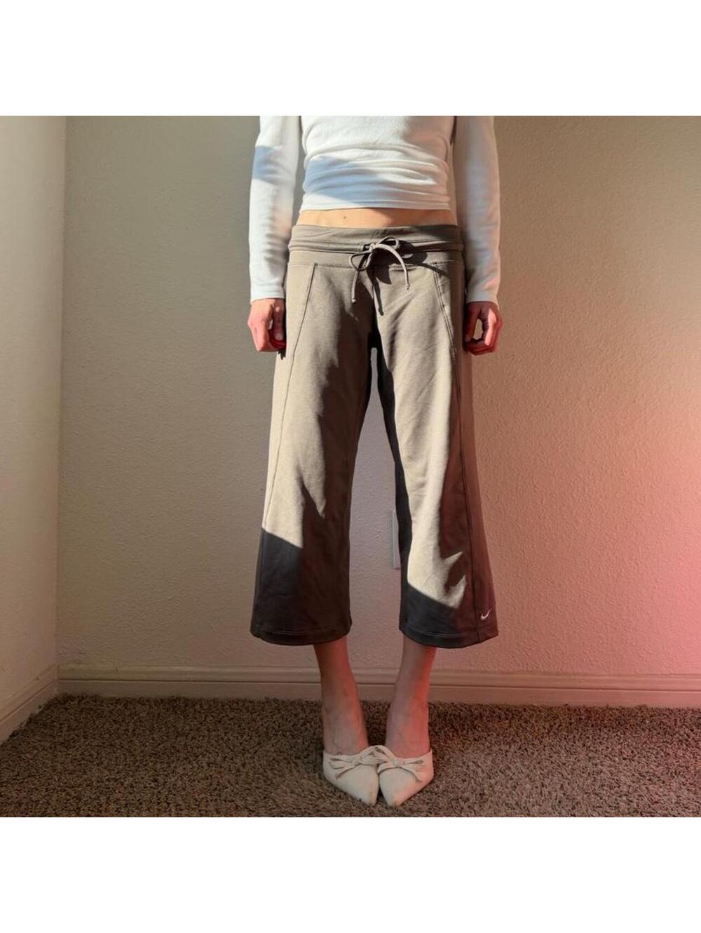 Vintage  y2k Nike grey low rise wide leg flare  cropped athletic wear capris